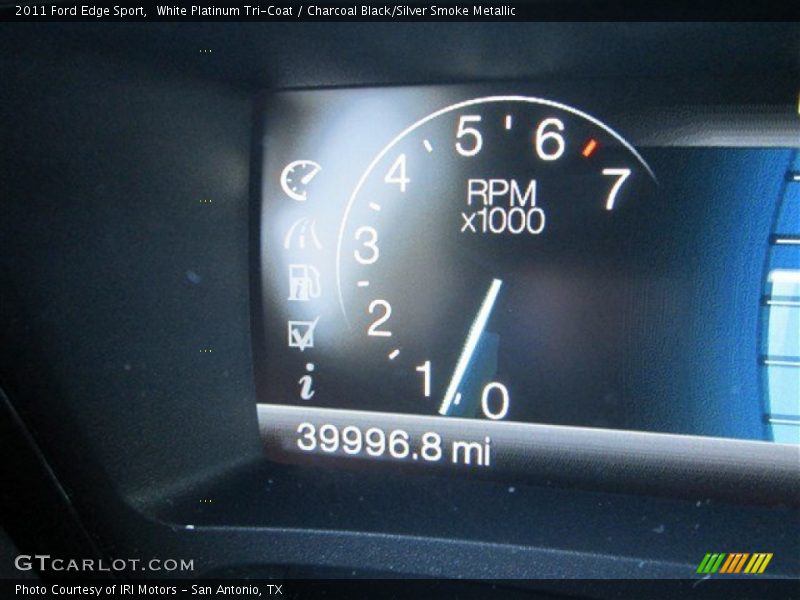 White Platinum Tri-Coat / Charcoal Black/Silver Smoke Metallic 2011 Ford Edge Sport