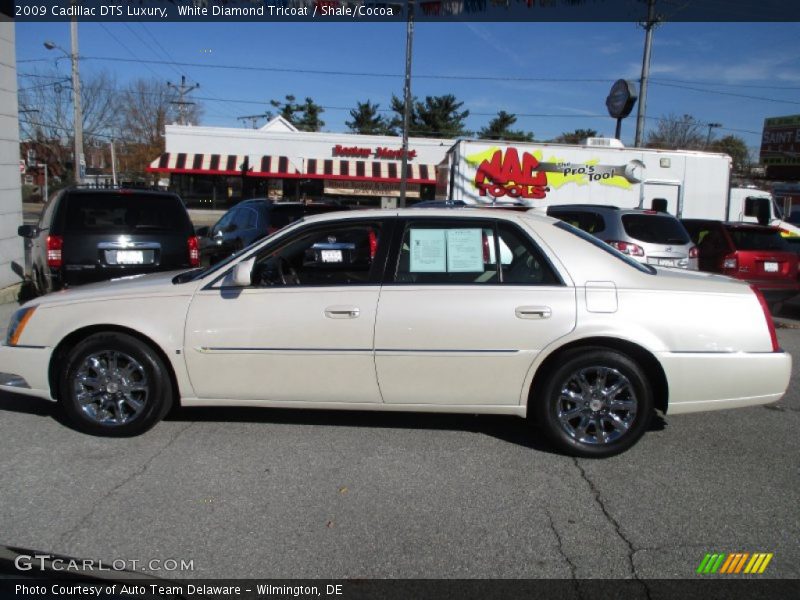 White Diamond Tricoat / Shale/Cocoa 2009 Cadillac DTS Luxury
