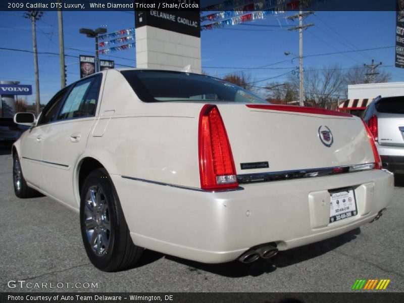 White Diamond Tricoat / Shale/Cocoa 2009 Cadillac DTS Luxury