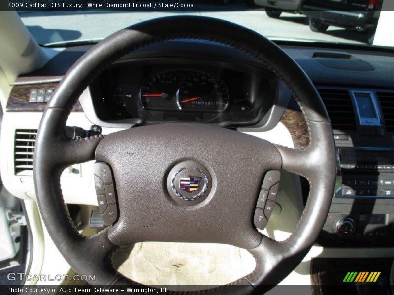 White Diamond Tricoat / Shale/Cocoa 2009 Cadillac DTS Luxury