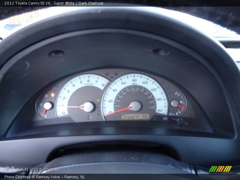 Super White / Dark Charcoal 2011 Toyota Camry SE V6