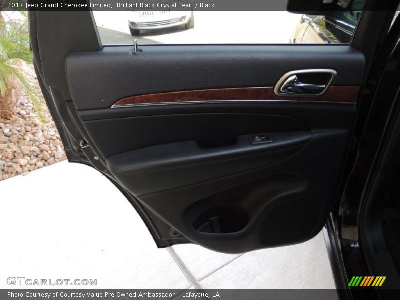 Brilliant Black Crystal Pearl / Black 2013 Jeep Grand Cherokee Limited