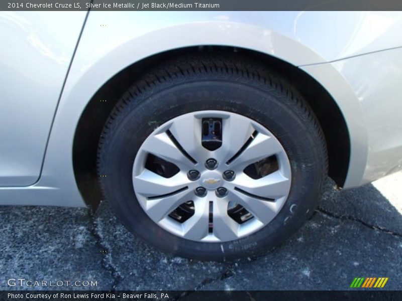 Silver Ice Metallic / Jet Black/Medium Titanium 2014 Chevrolet Cruze LS
