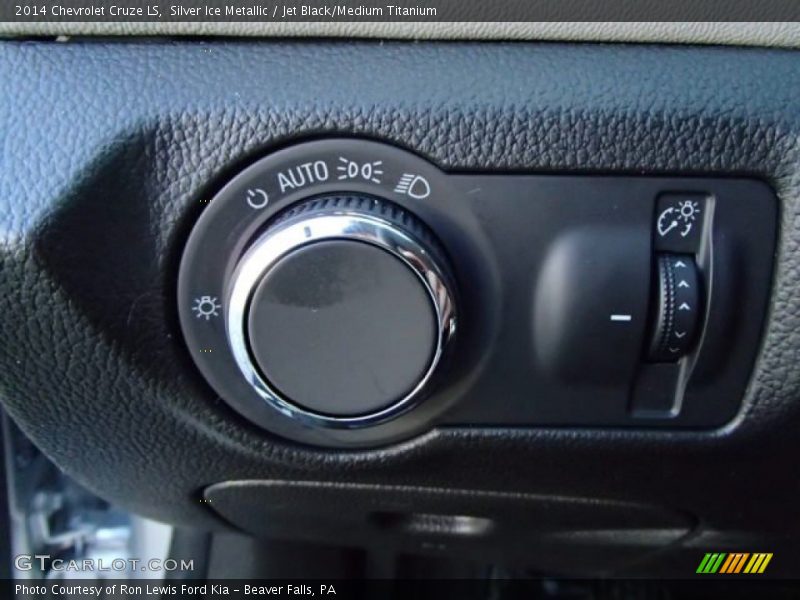 Silver Ice Metallic / Jet Black/Medium Titanium 2014 Chevrolet Cruze LS