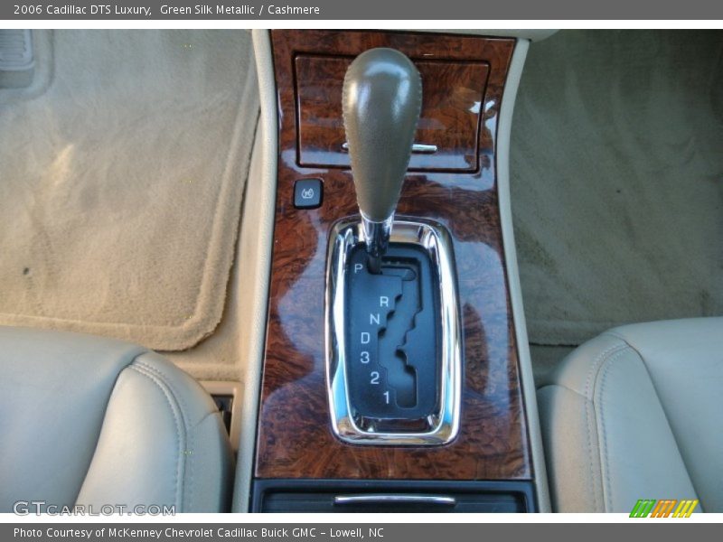 Green Silk Metallic / Cashmere 2006 Cadillac DTS Luxury