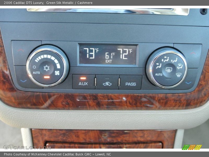 Green Silk Metallic / Cashmere 2006 Cadillac DTS Luxury