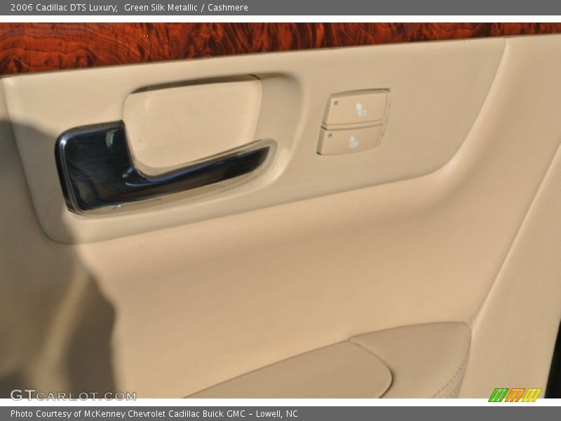 Green Silk Metallic / Cashmere 2006 Cadillac DTS Luxury