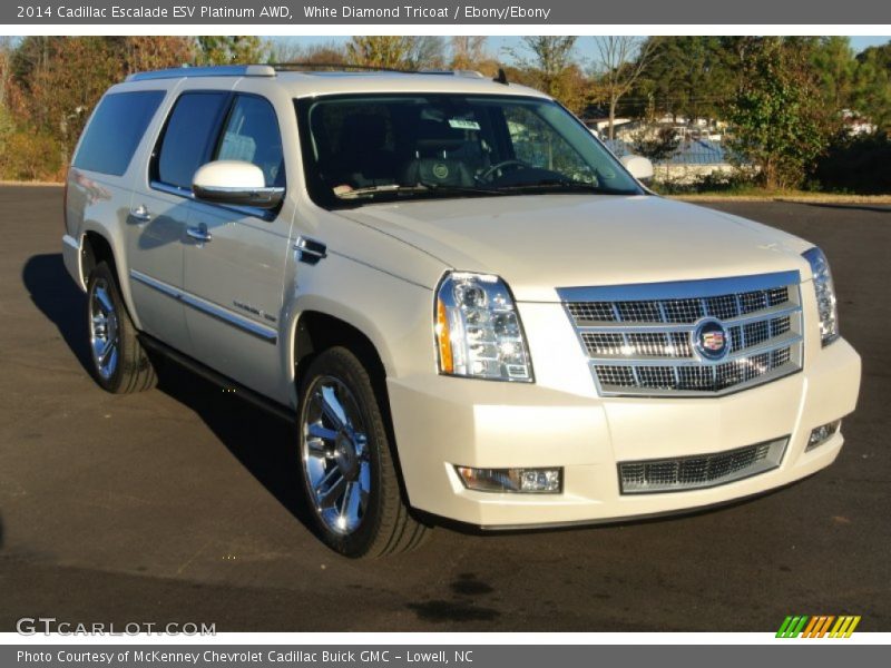 Front 3/4 View of 2014 Escalade ESV Platinum AWD