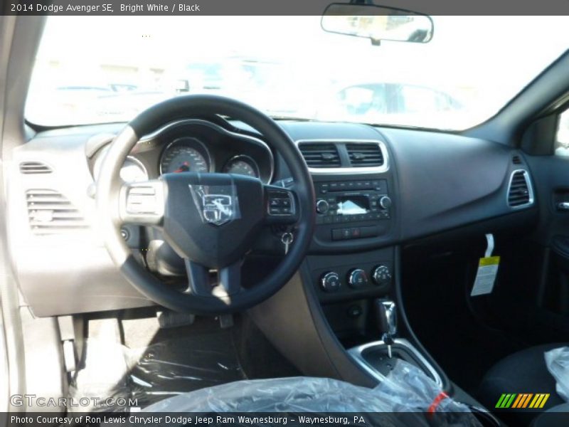 Bright White / Black 2014 Dodge Avenger SE