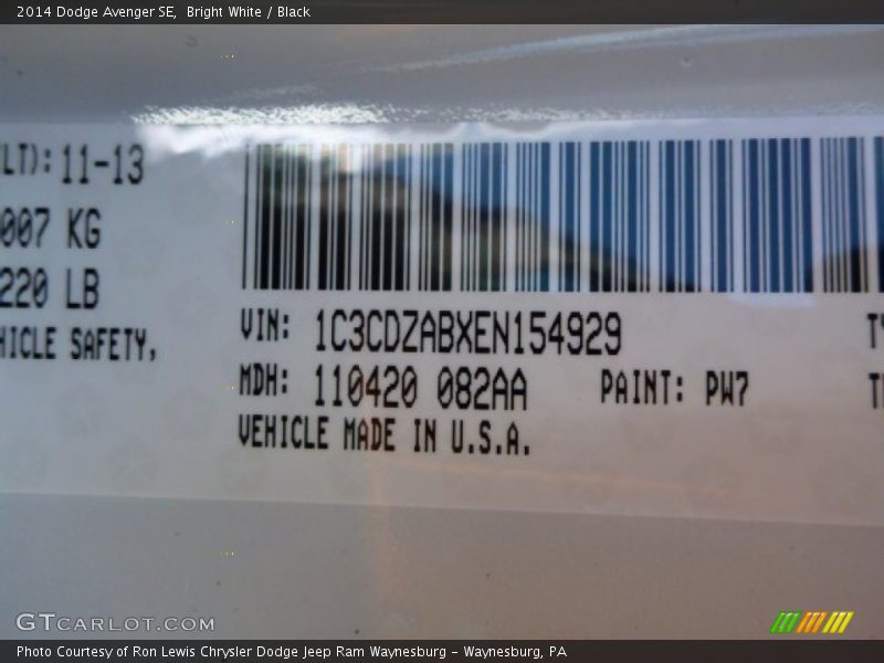 Bright White / Black 2014 Dodge Avenger SE