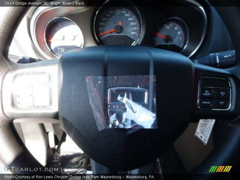 Bright White / Black 2014 Dodge Avenger SE