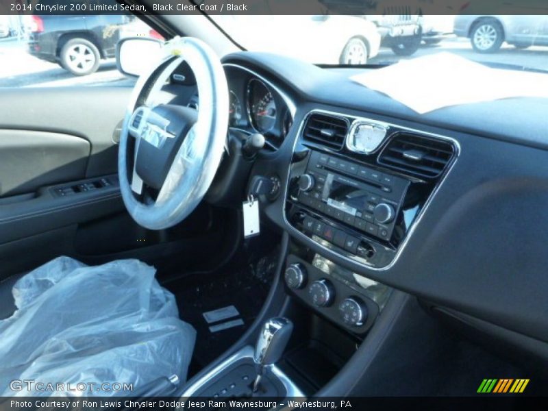 Black Clear Coat / Black 2014 Chrysler 200 Limited Sedan