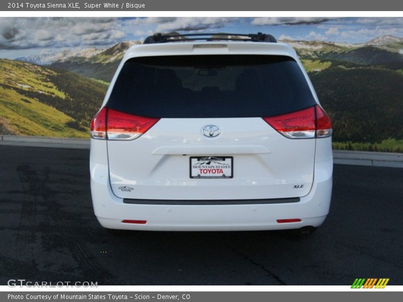 Super White / Bisque 2014 Toyota Sienna XLE