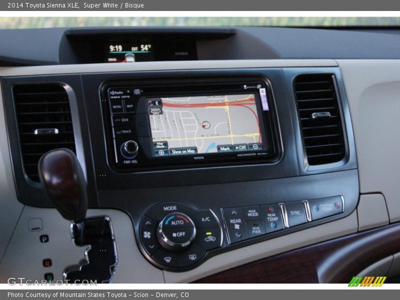 Super White / Bisque 2014 Toyota Sienna XLE