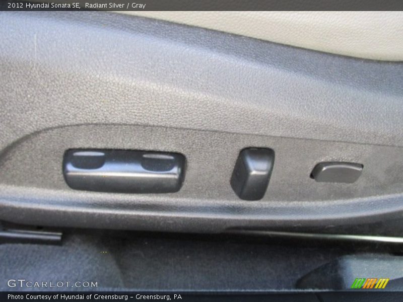 Radiant Silver / Gray 2012 Hyundai Sonata SE