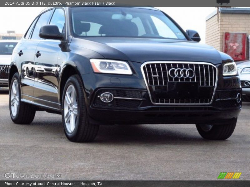 Front 3/4 View of 2014 Q5 3.0 TFSI quattro