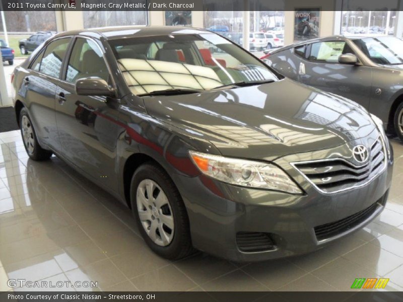 Magnetic Gray Metallic / Dark Charcoal 2011 Toyota Camry LE