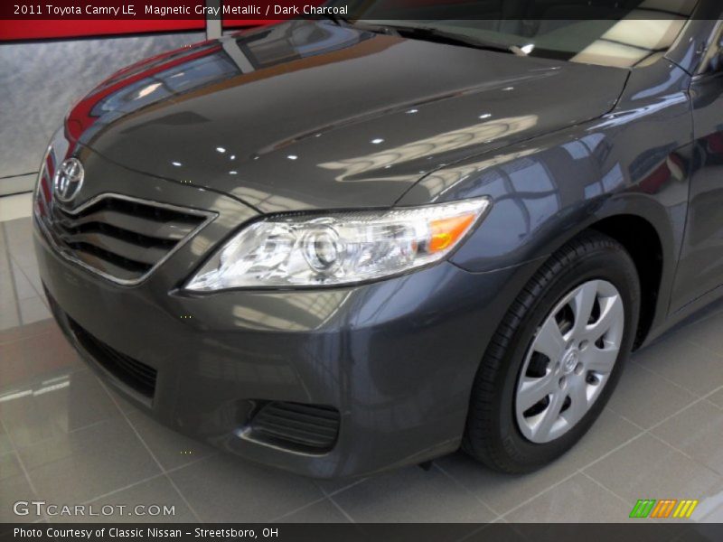 Magnetic Gray Metallic / Dark Charcoal 2011 Toyota Camry LE