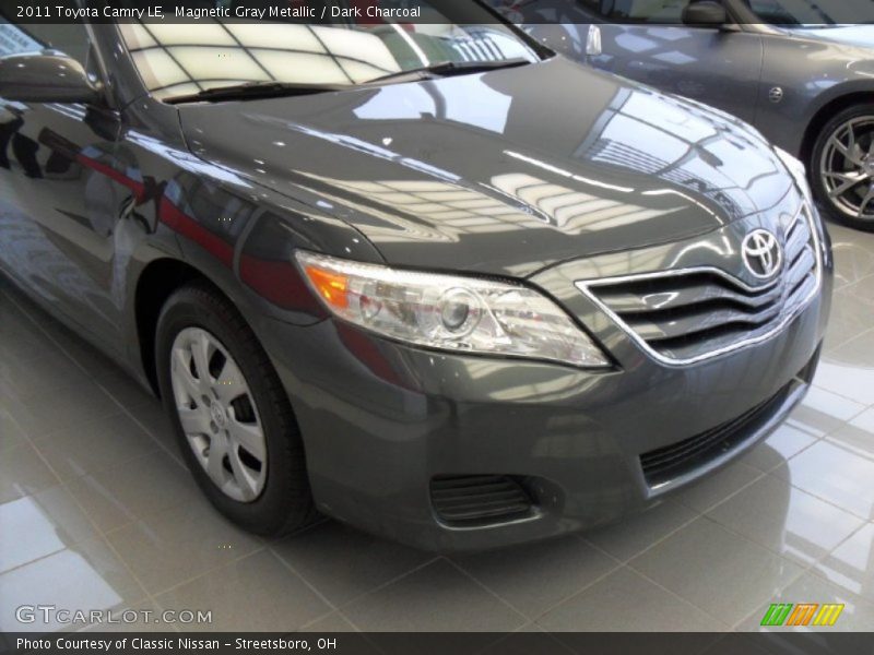 Magnetic Gray Metallic / Dark Charcoal 2011 Toyota Camry LE