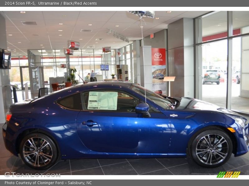 Ultramarine / Black/Red Accents 2014 Scion FR-S