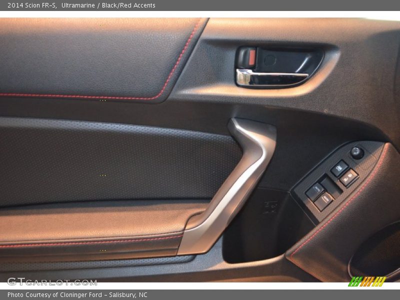 Ultramarine / Black/Red Accents 2014 Scion FR-S