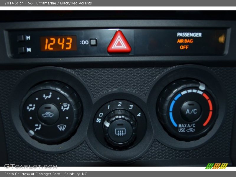 Ultramarine / Black/Red Accents 2014 Scion FR-S