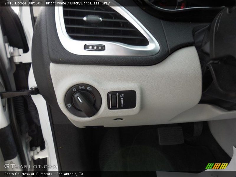 Bright White / Black/Light Diesel Gray 2013 Dodge Dart SXT