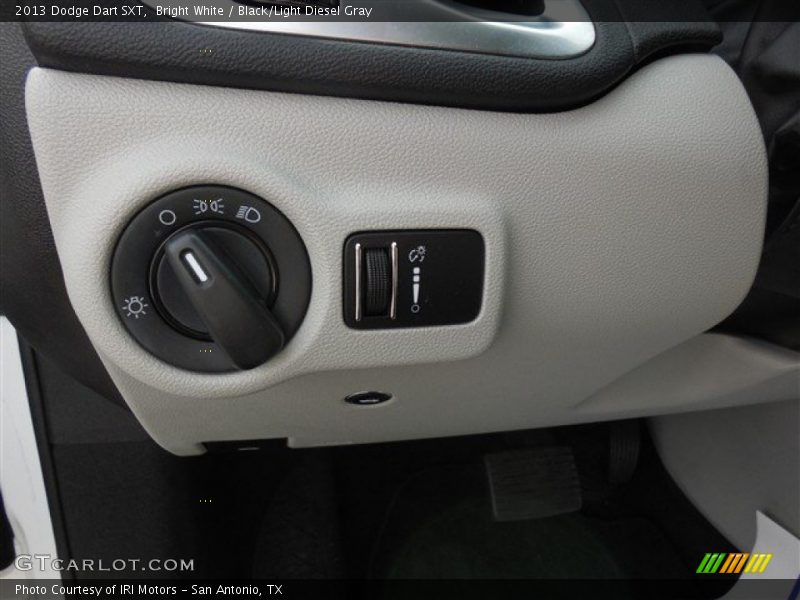 Bright White / Black/Light Diesel Gray 2013 Dodge Dart SXT