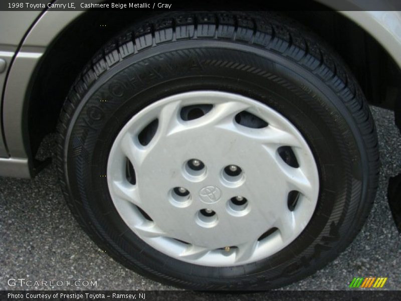Cashmere Beige Metallic / Gray 1998 Toyota Camry LE