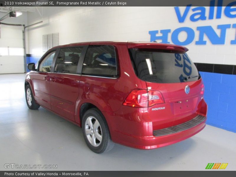 Pomegranate Red Metallic / Ceylon Beige 2010 Volkswagen Routan SE