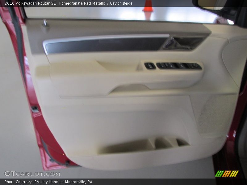 Pomegranate Red Metallic / Ceylon Beige 2010 Volkswagen Routan SE