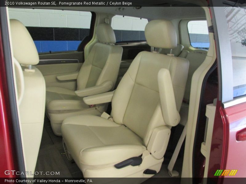 Pomegranate Red Metallic / Ceylon Beige 2010 Volkswagen Routan SE