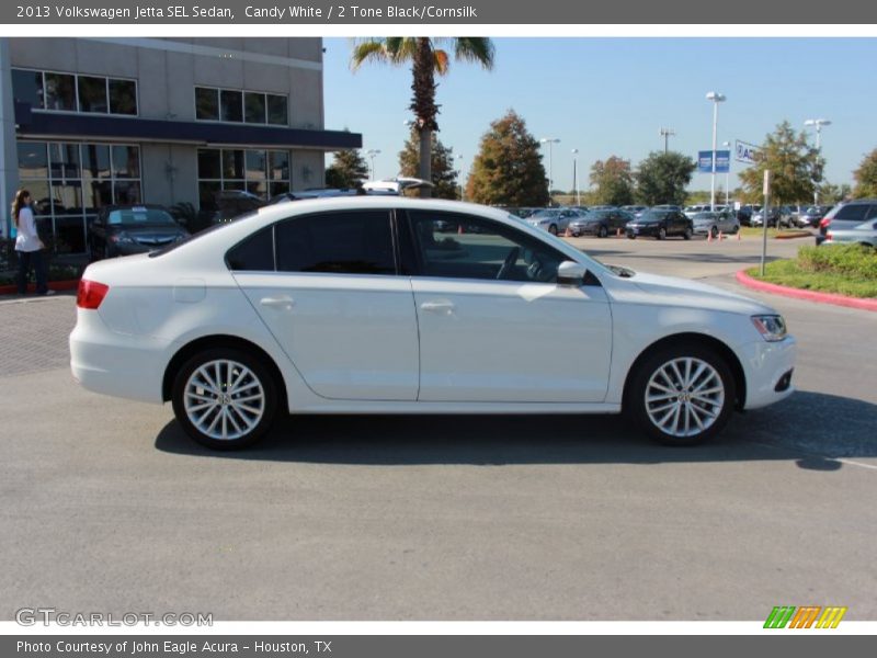 Candy White / 2 Tone Black/Cornsilk 2013 Volkswagen Jetta SEL Sedan