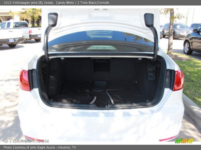 Candy White / 2 Tone Black/Cornsilk 2013 Volkswagen Jetta SEL Sedan