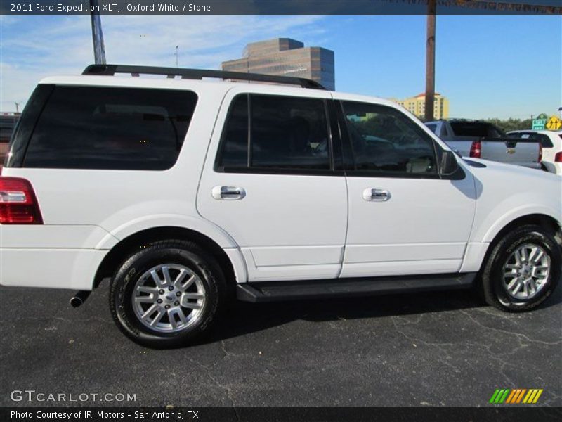 Oxford White / Stone 2011 Ford Expedition XLT