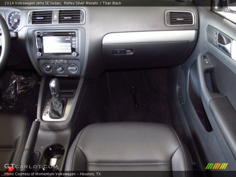 Reflex Silver Metallic / Titan Black 2014 Volkswagen Jetta SE Sedan