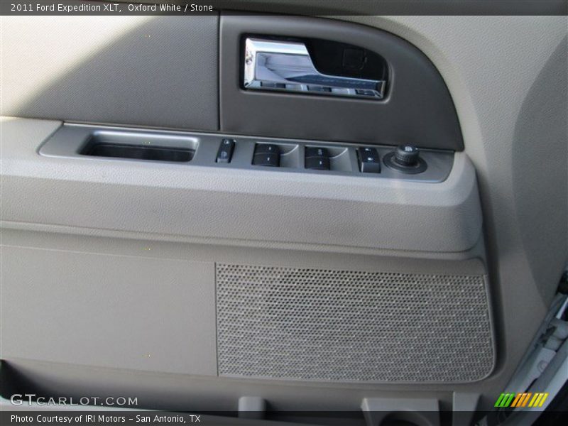 Oxford White / Stone 2011 Ford Expedition XLT