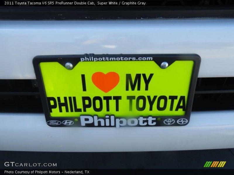 Super White / Graphite Gray 2011 Toyota Tacoma V6 SR5 PreRunner Double Cab
