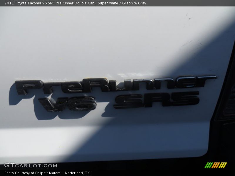 Super White / Graphite Gray 2011 Toyota Tacoma V6 SR5 PreRunner Double Cab