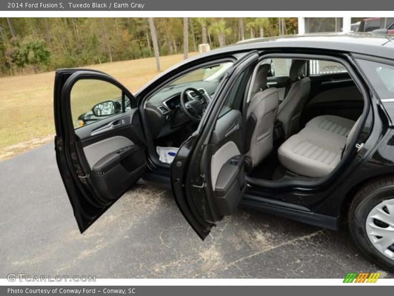 Tuxedo Black / Earth Gray 2014 Ford Fusion S
