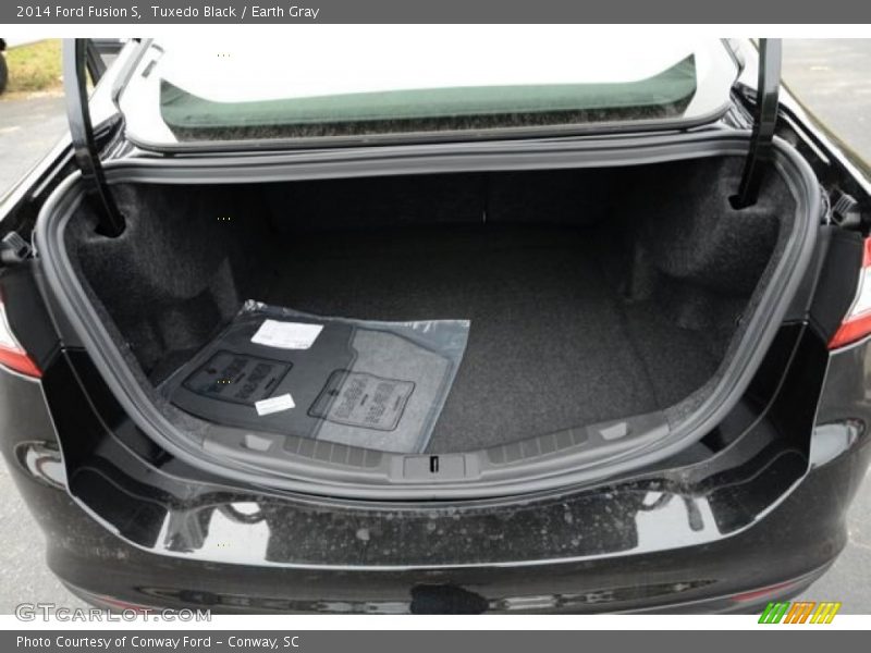  2014 Fusion S Trunk