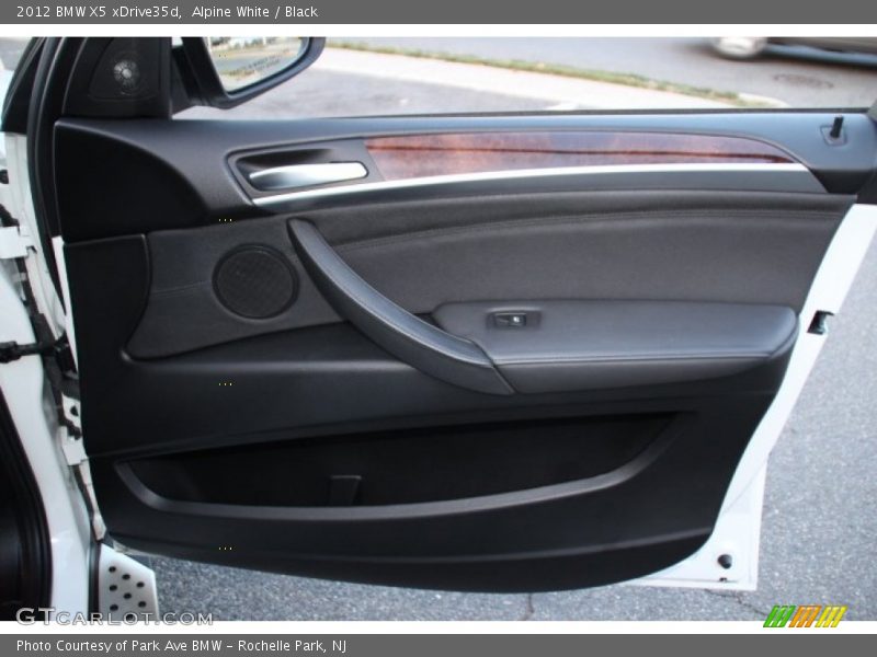 Alpine White / Black 2012 BMW X5 xDrive35d