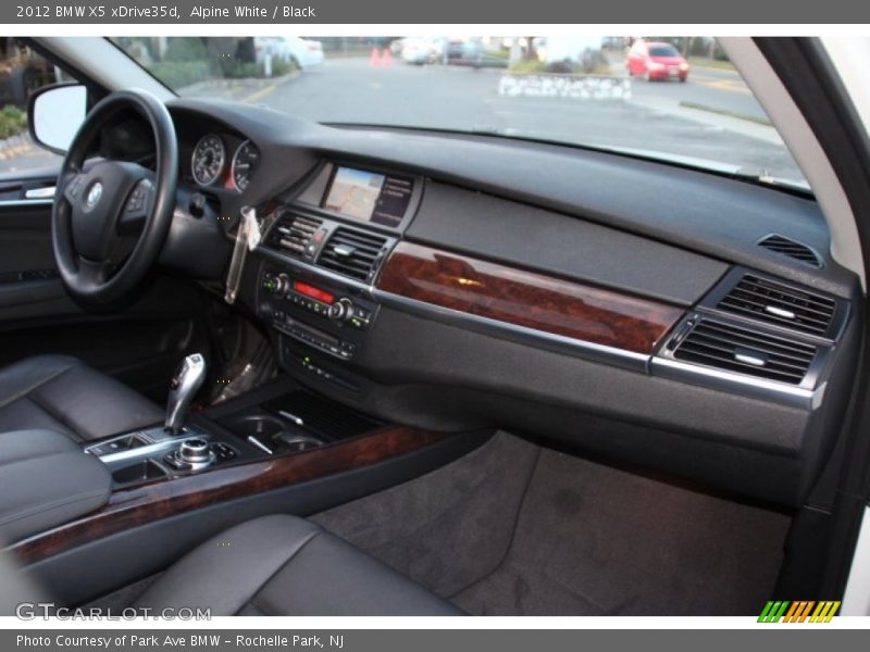 Alpine White / Black 2012 BMW X5 xDrive35d