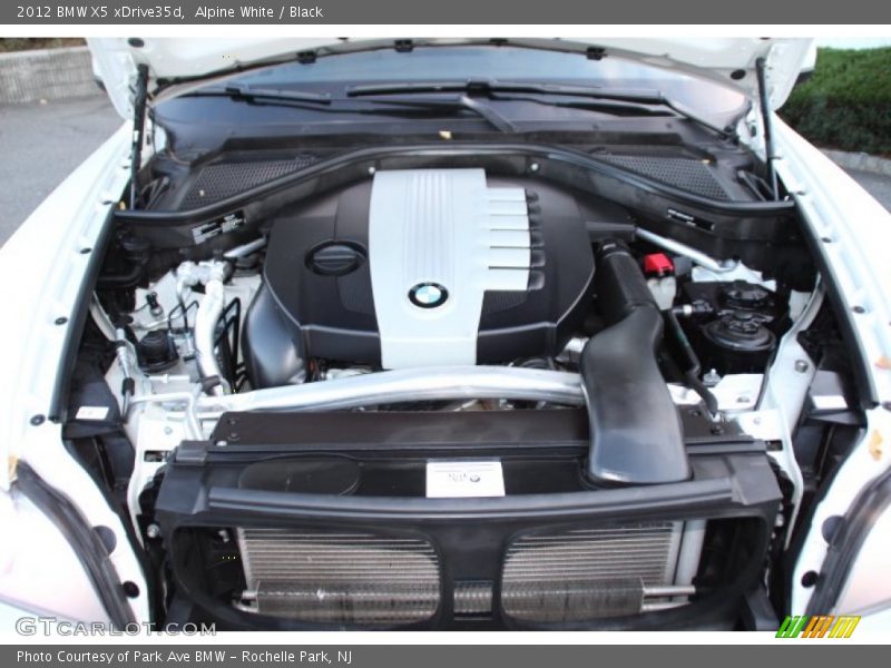 Alpine White / Black 2012 BMW X5 xDrive35d