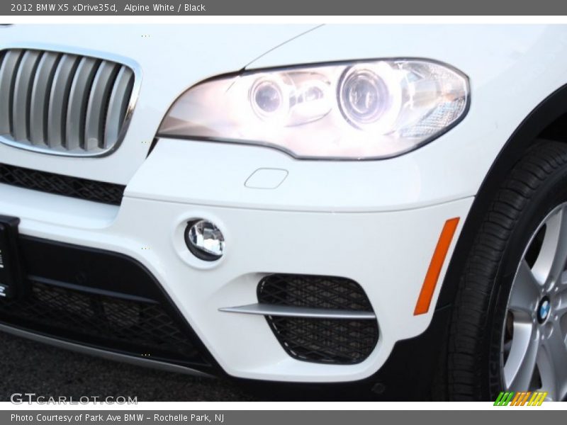 Alpine White / Black 2012 BMW X5 xDrive35d