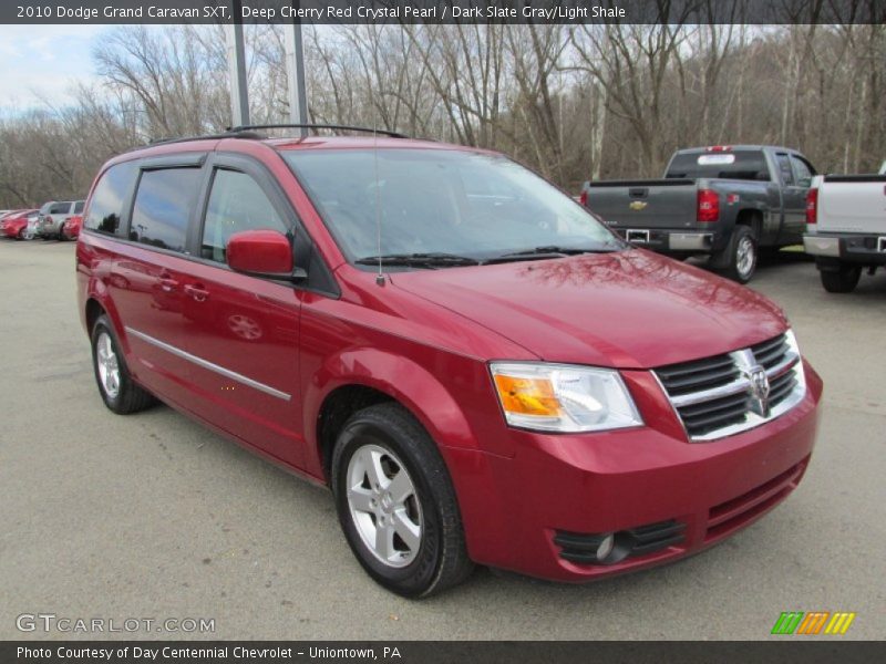 Front 3/4 View of 2010 Grand Caravan SXT