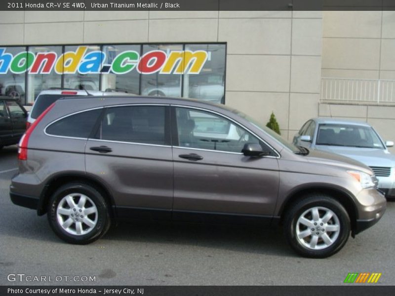 Urban Titanium Metallic / Black 2011 Honda CR-V SE 4WD