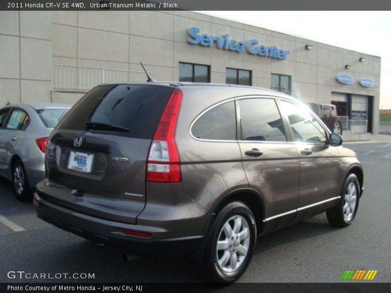 Urban Titanium Metallic / Black 2011 Honda CR-V SE 4WD