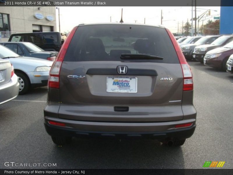 Urban Titanium Metallic / Black 2011 Honda CR-V SE 4WD