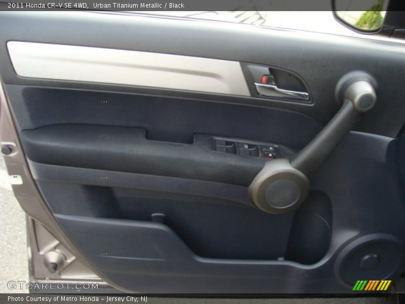 Urban Titanium Metallic / Black 2011 Honda CR-V SE 4WD
